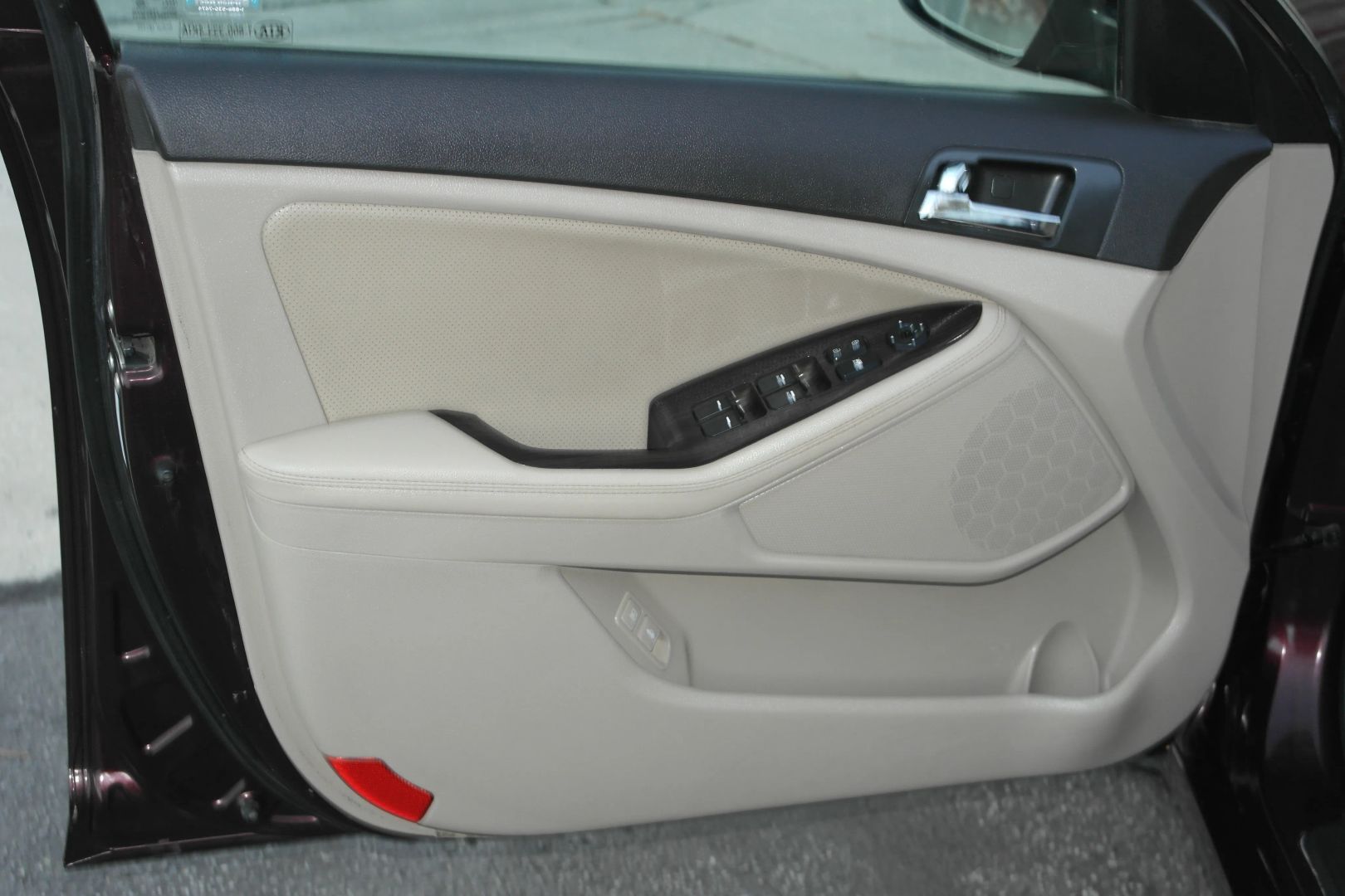 Image 9 of 2013 KIA OPTIMA