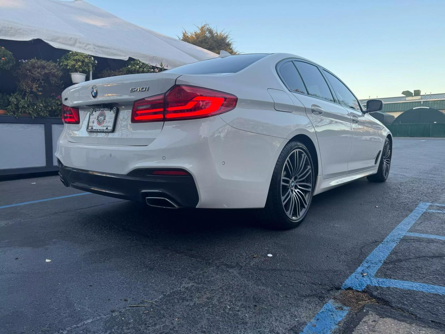 2019 BMW 5 Series 540i photo 11