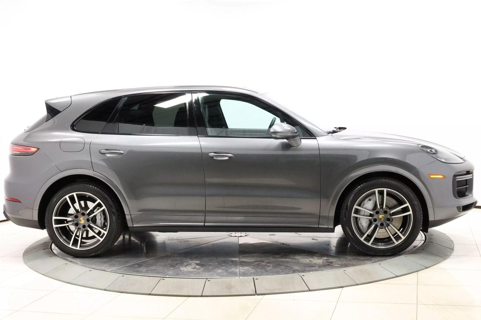 2020 Porsche Cayenne - Image 60