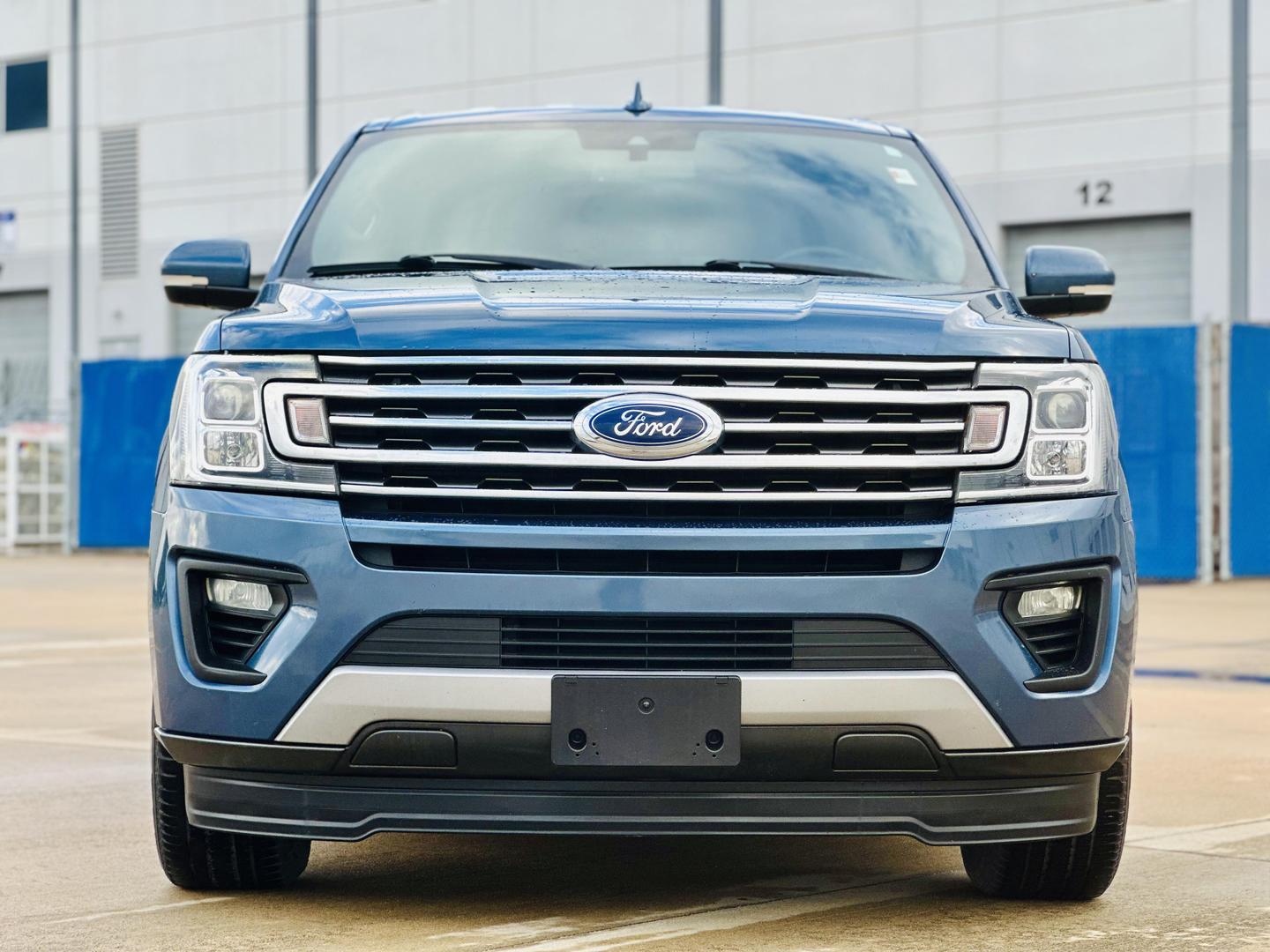 2019 Ford Expedition XLT photo 2