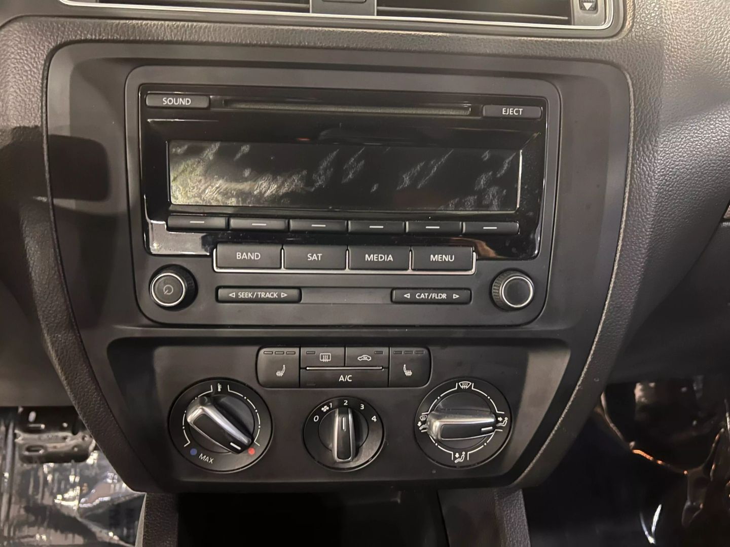 2015 Volkswagen Jetta 1.8t Se Sedan 4d - Image 21