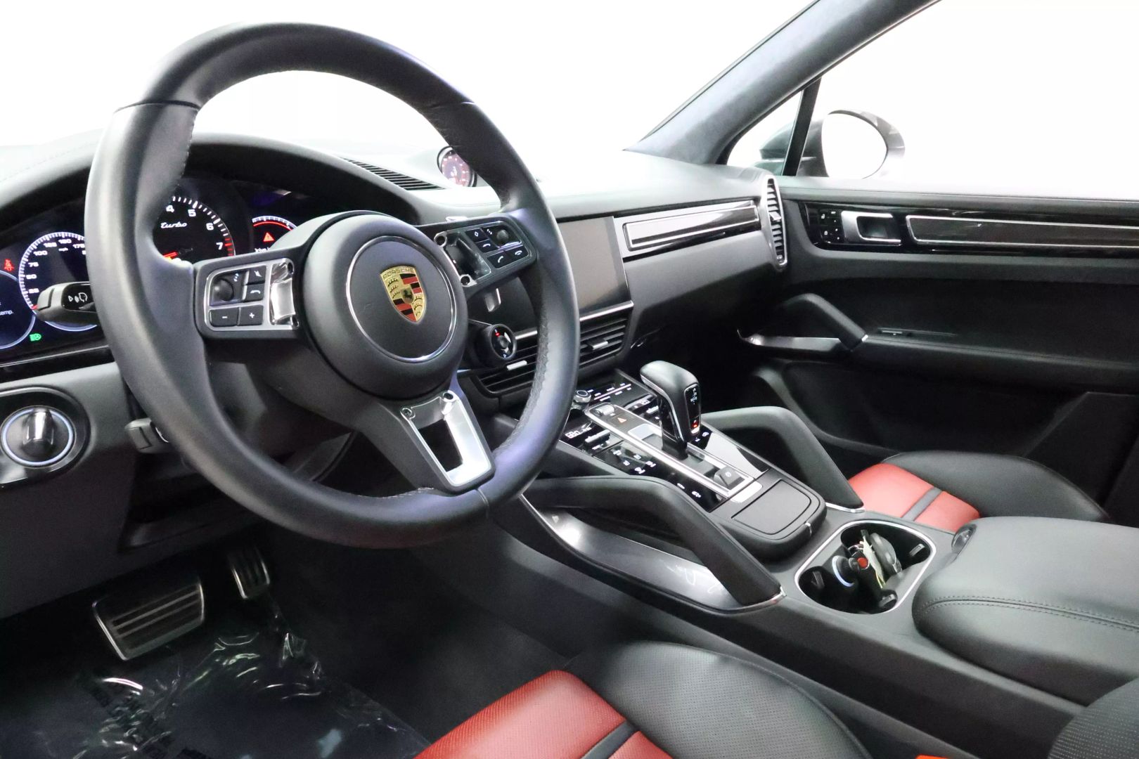 2020 Porsche Cayenne - Image 2