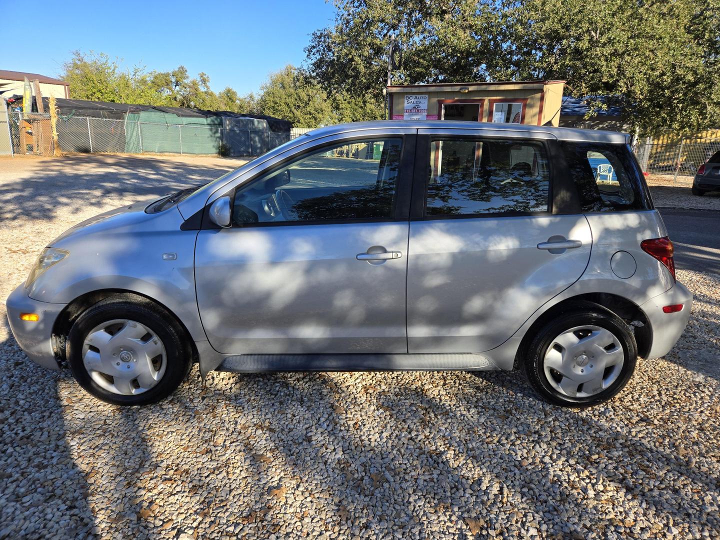 2005 Scion xA Base photo 2