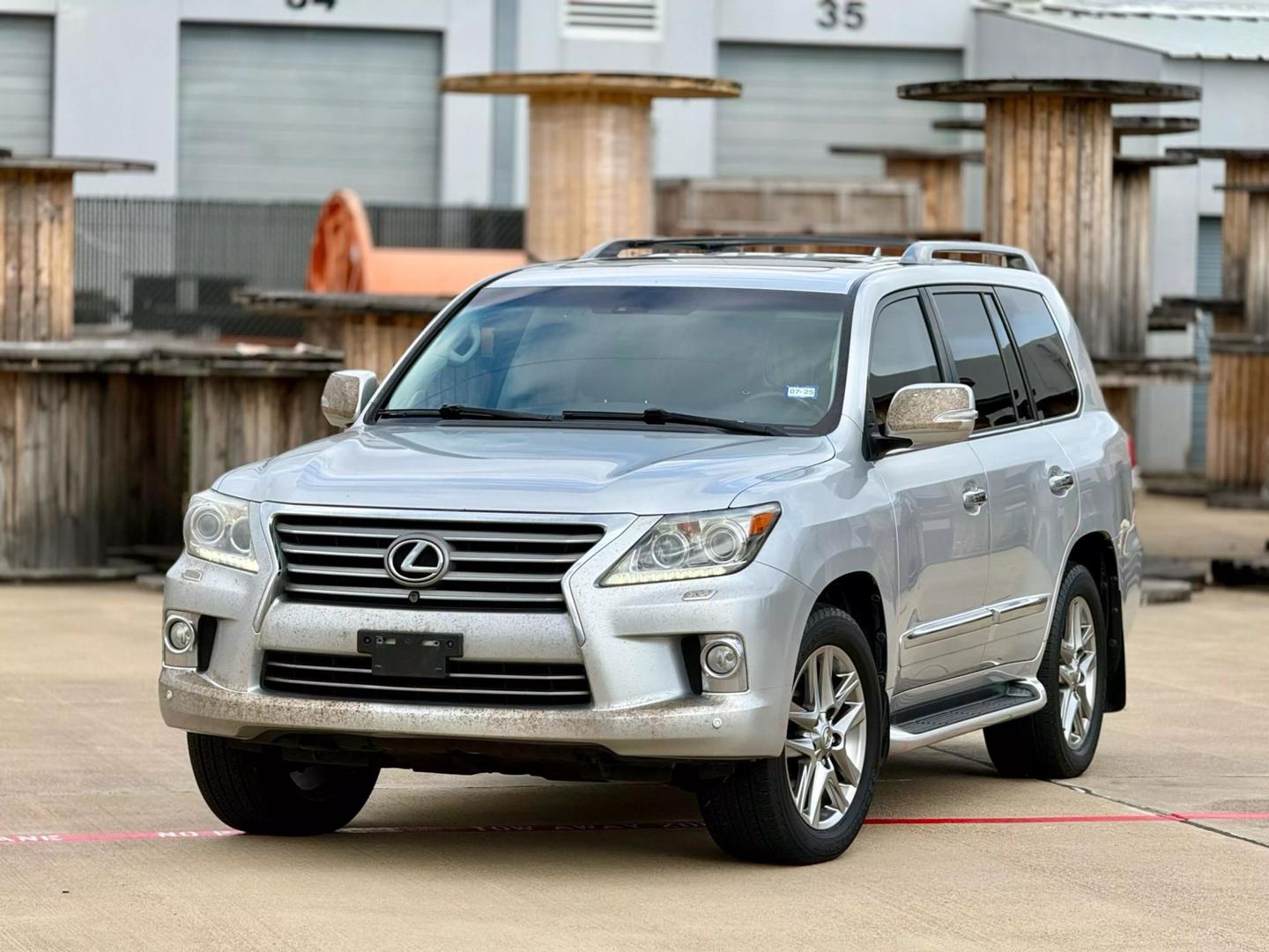 2013 Lexus LX 570 photo 4