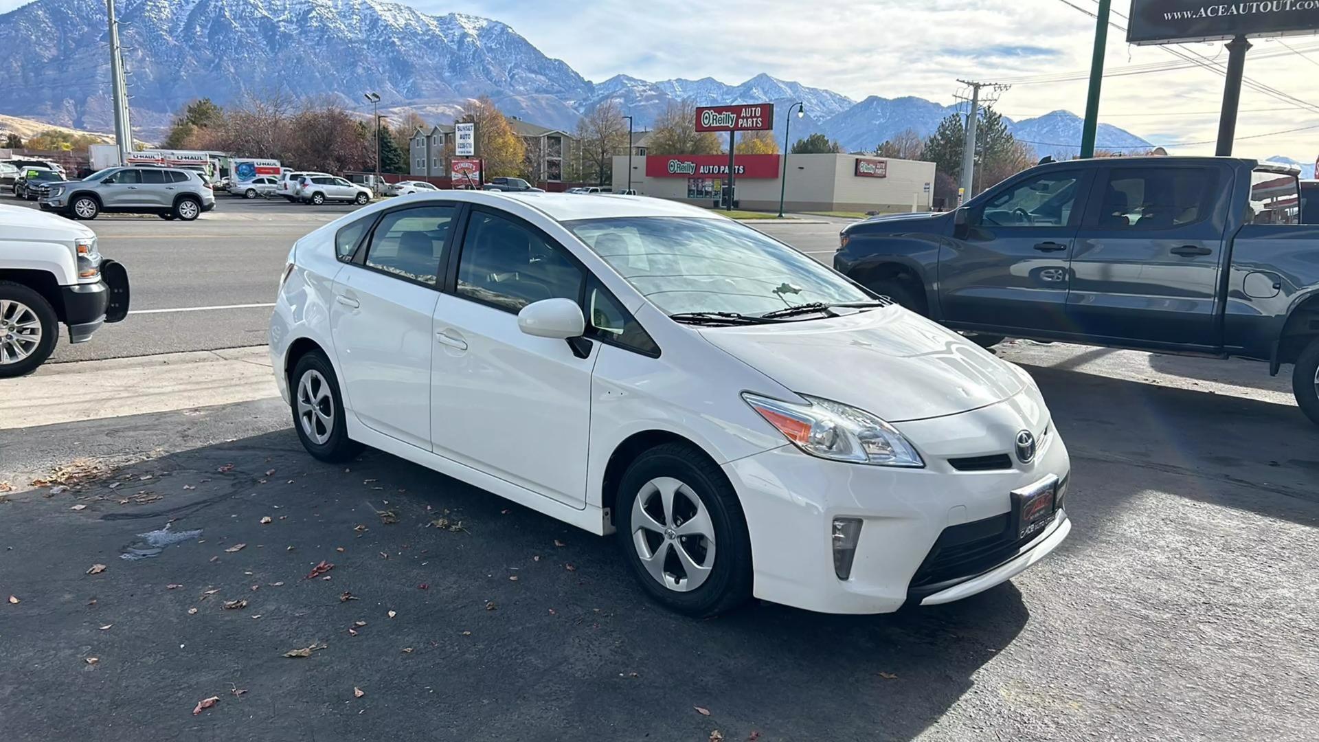 2015 Toyota Prius One photo 4