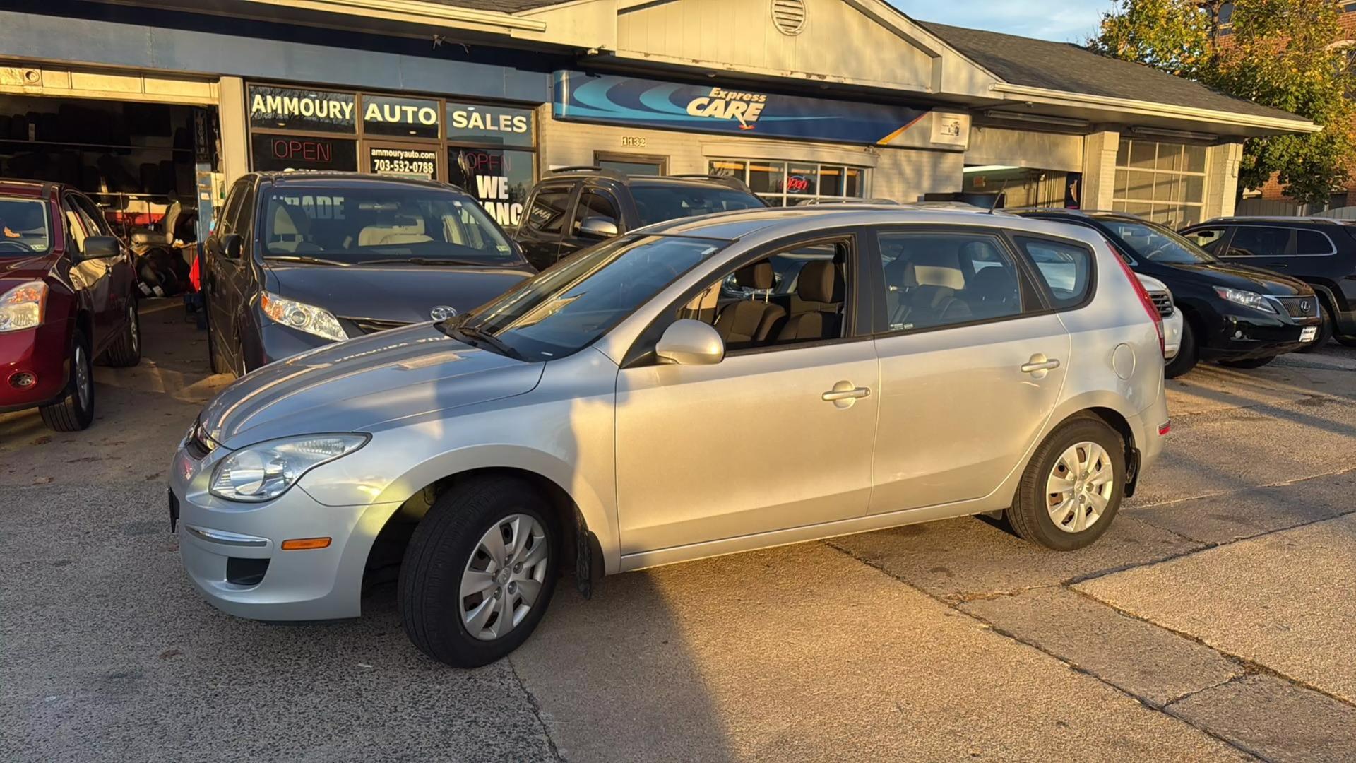 2011 Hyundai Elantra Touring GLS photo 9