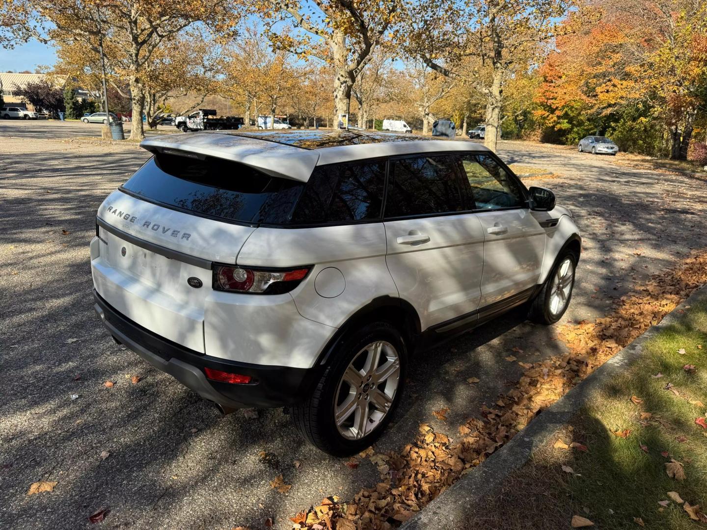 2013 Land Rover Range Rover Evoque Pure photo 4