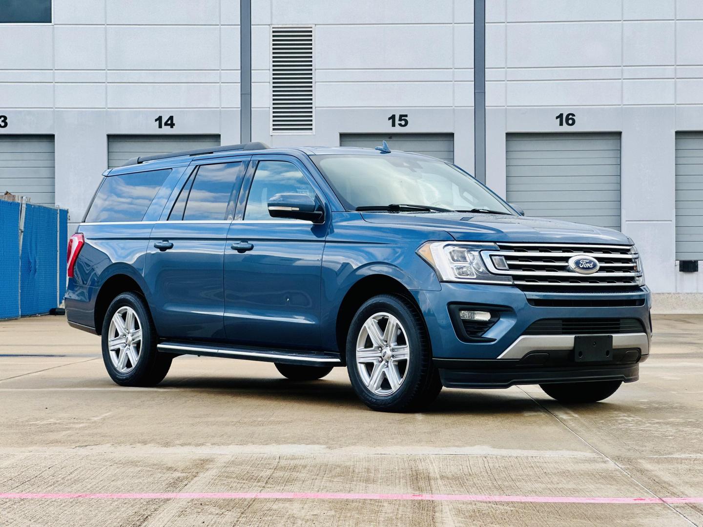 2019 Ford Expedition XLT photo 3