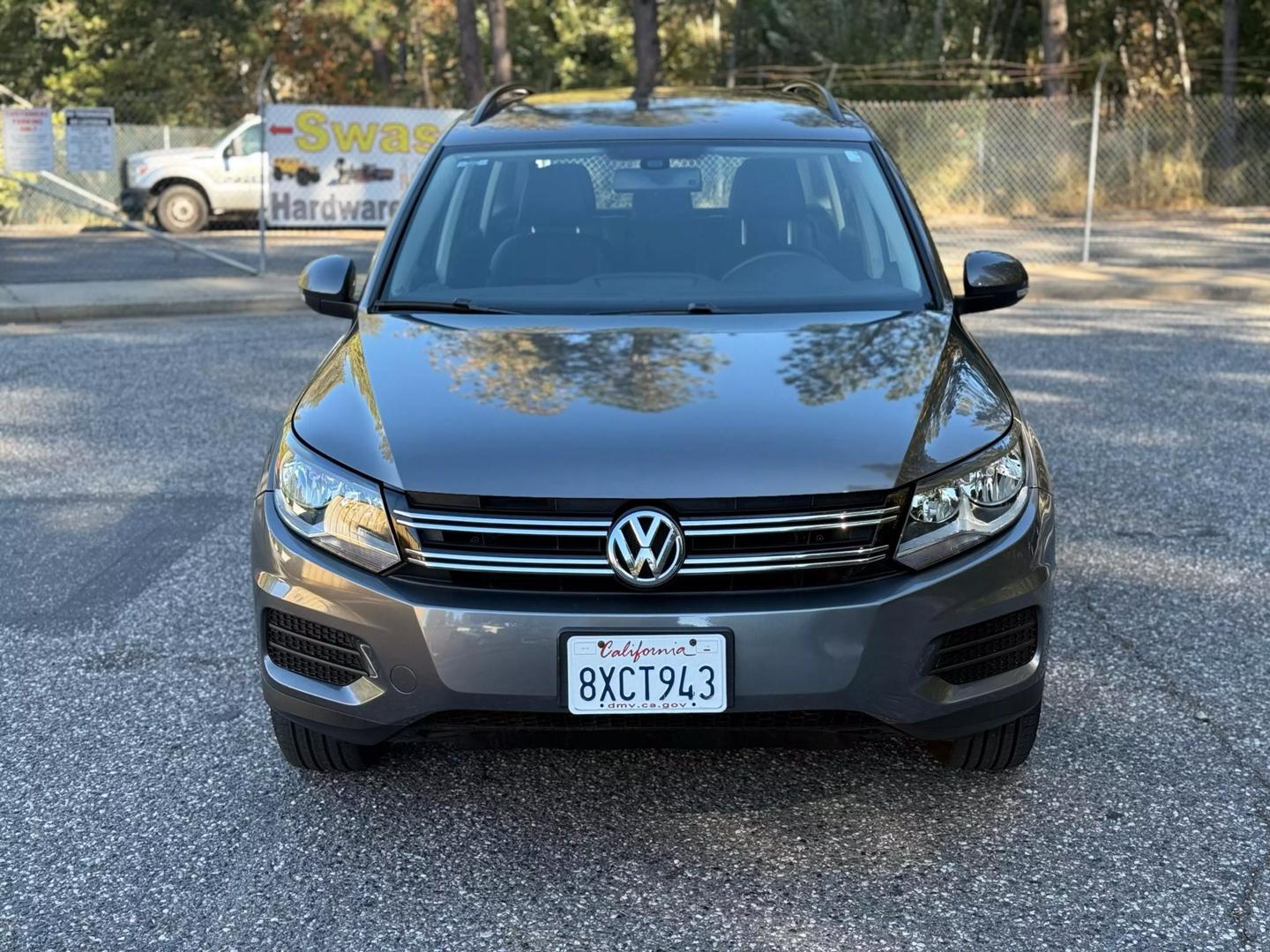 2016 Volkswagen Tiguan SEL photo 3