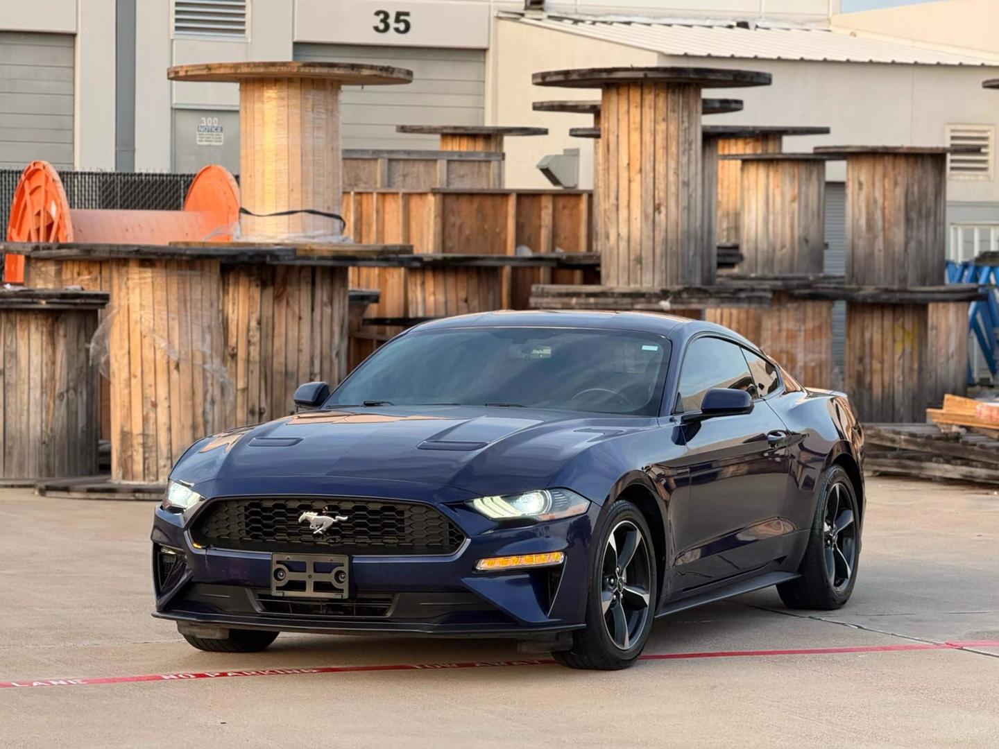 2018 Ford Mustang EcoBoost photo 2