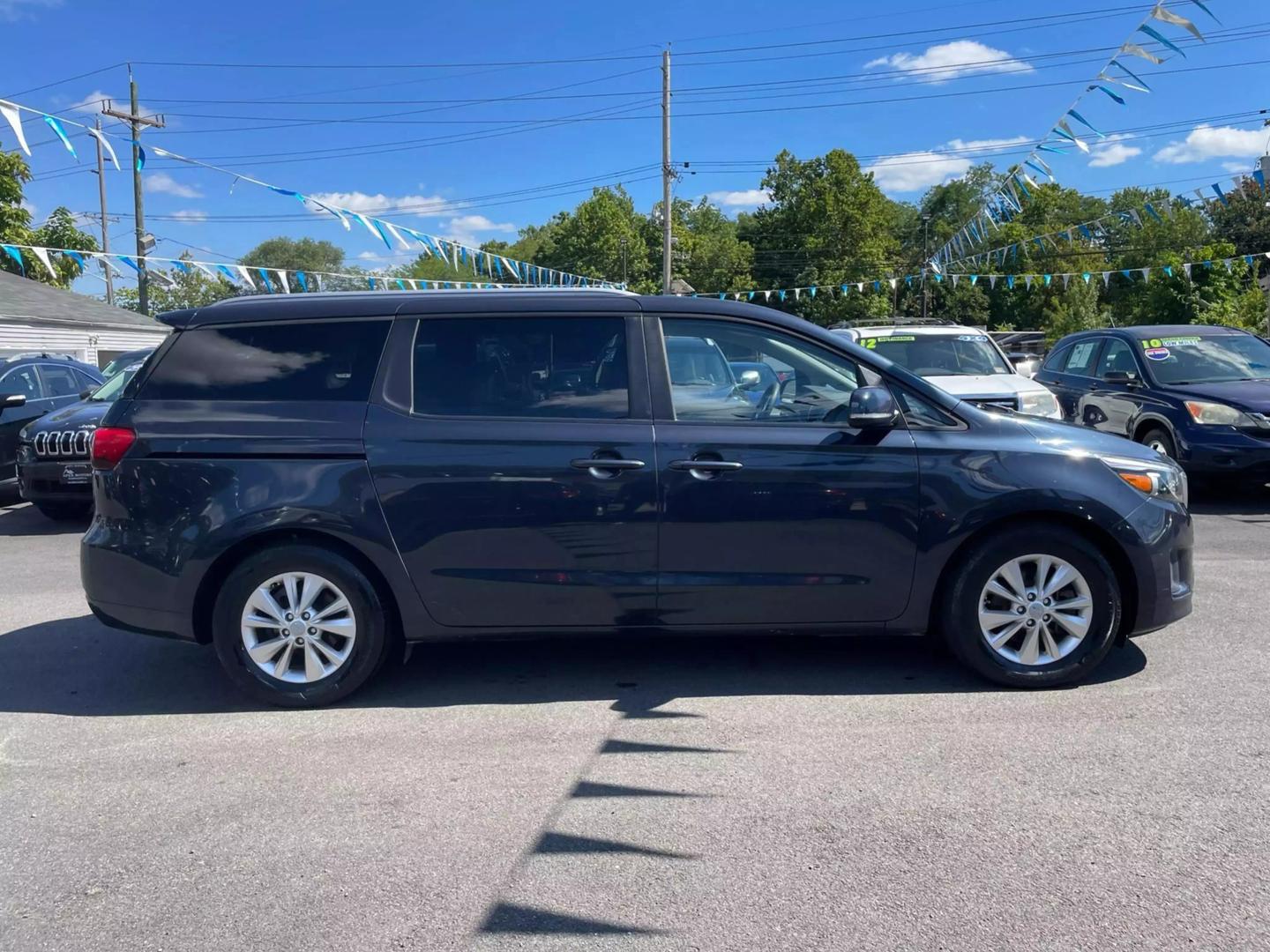 2016 Kia Sedona LX photo 24