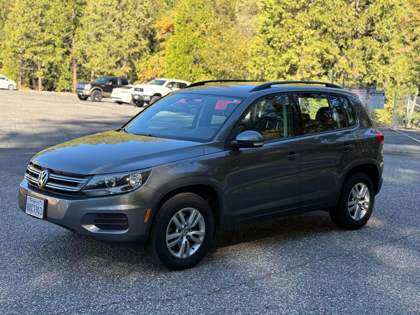 2016 Volkswagen Tiguan SEL photo 5