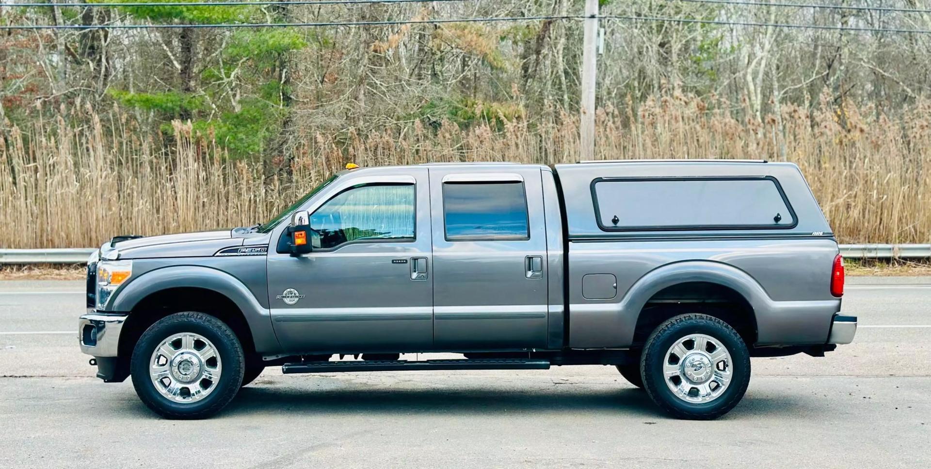 2014 Ford F-350 Super Duty Lariat photo 8