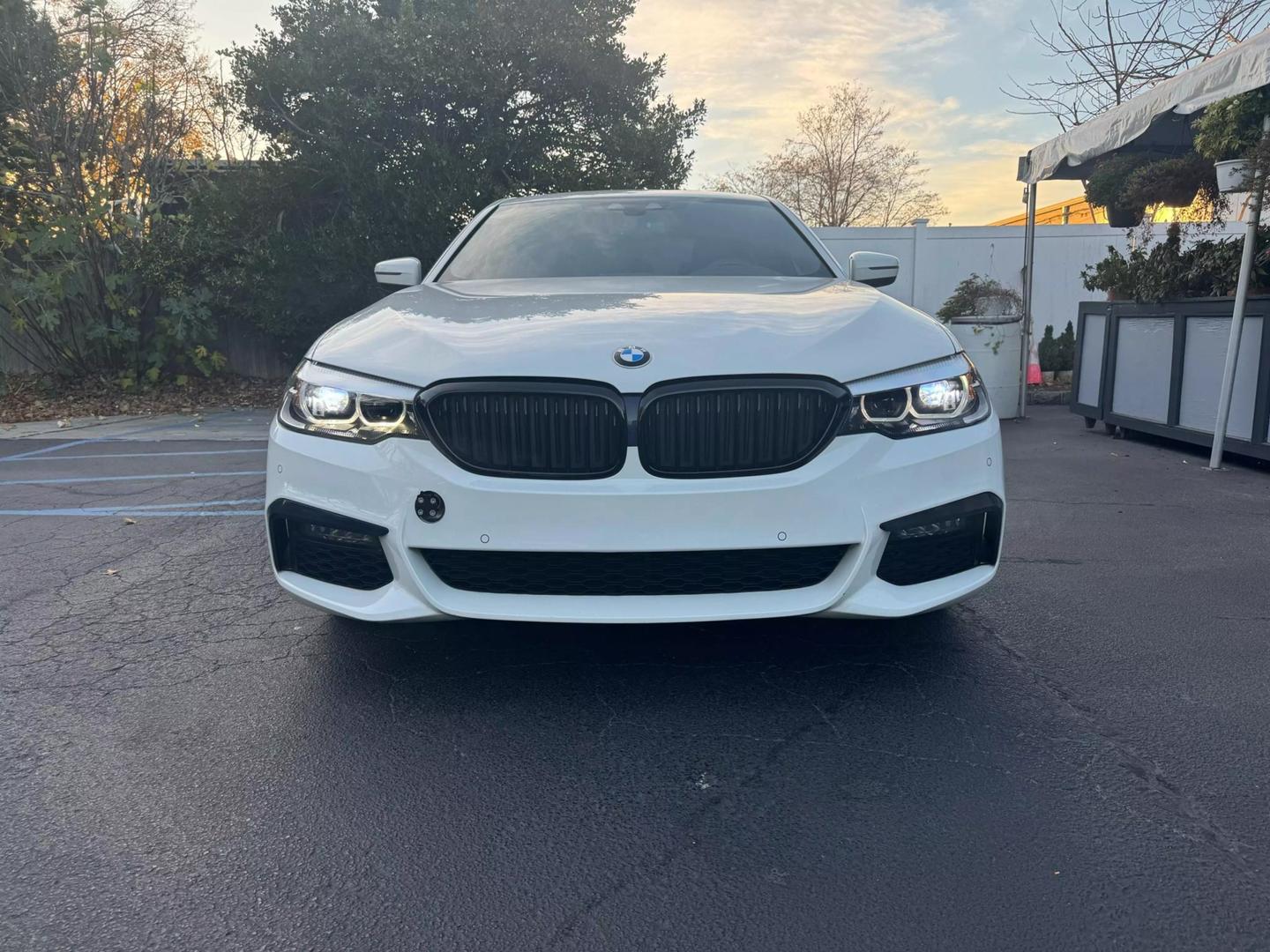 2019 BMW 5 Series 540i photo 3