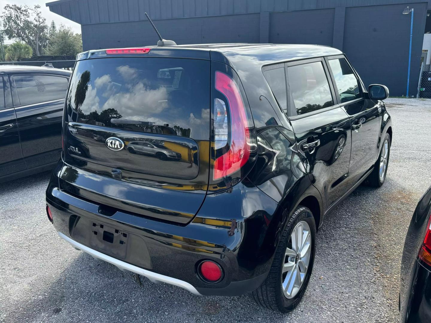 2018 Kia Soul + photo 6