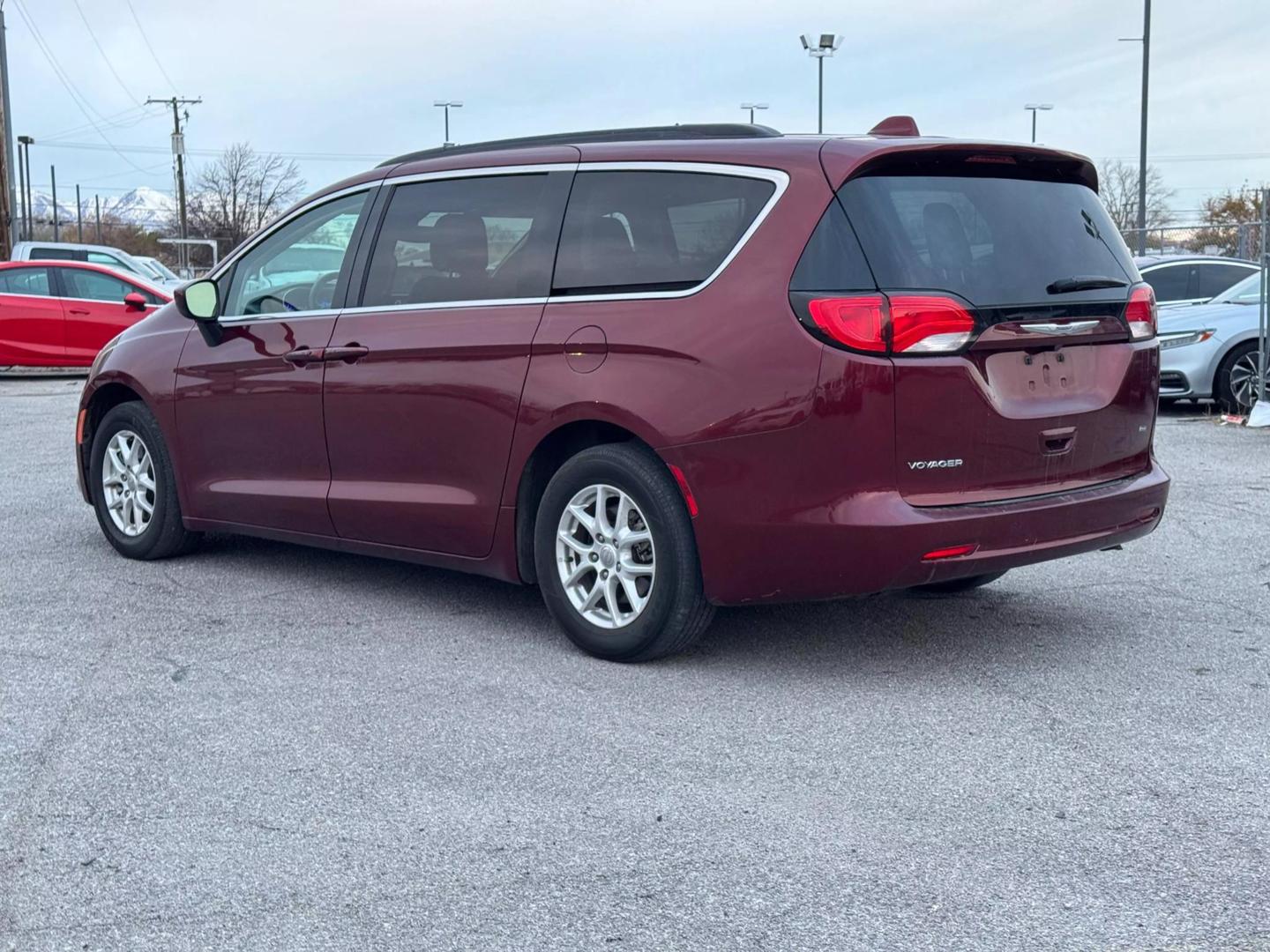 2020 Chrysler Voyager null photo 7