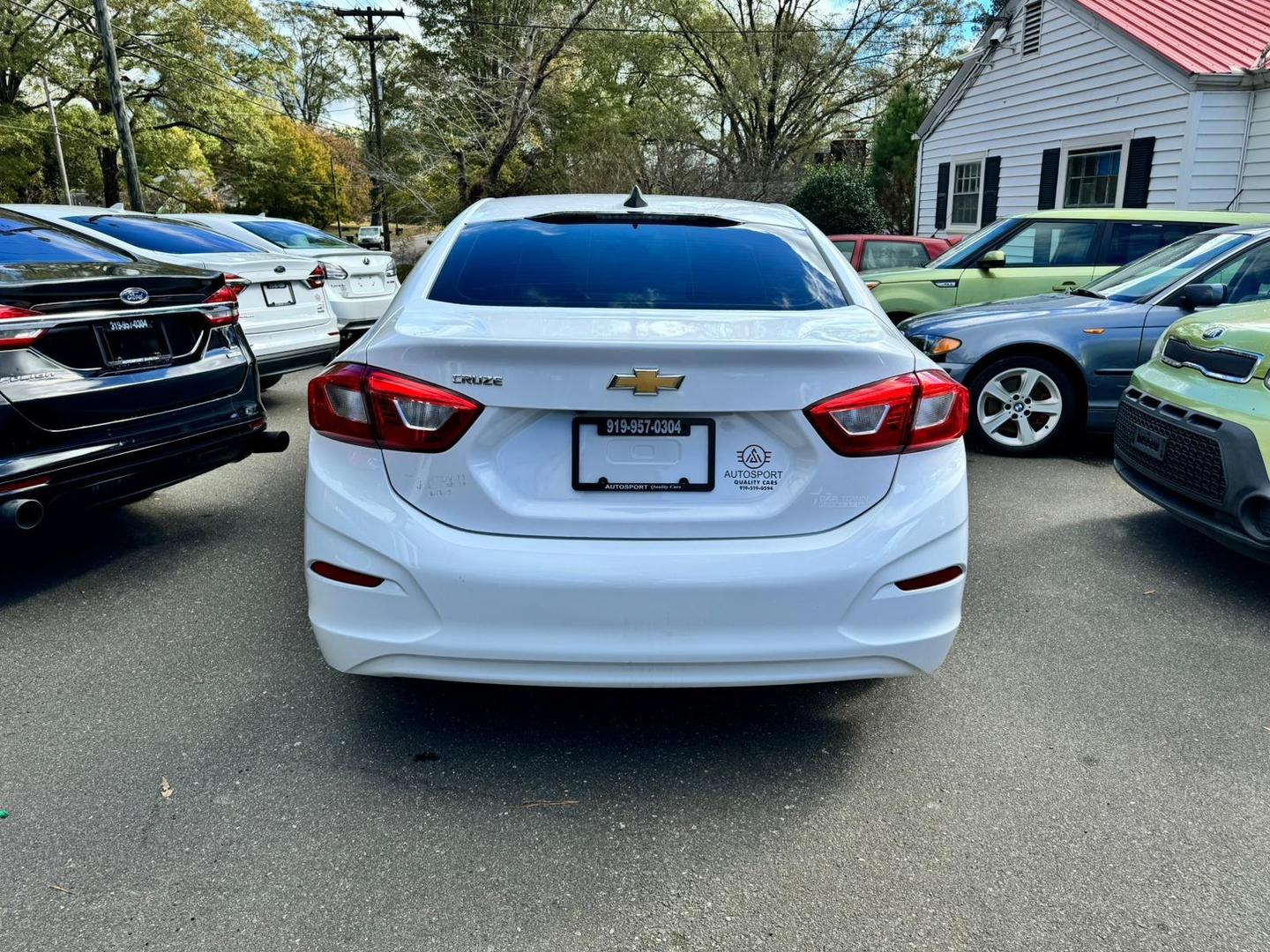 2019 Chevrolet Cruze LS photo 4