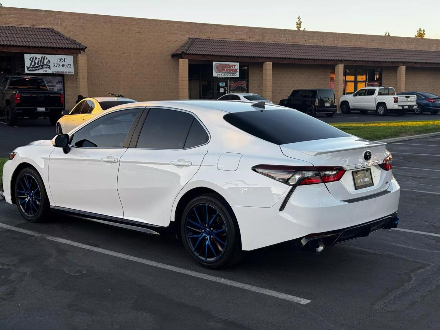 2021 Toyota Camry SE photo 3