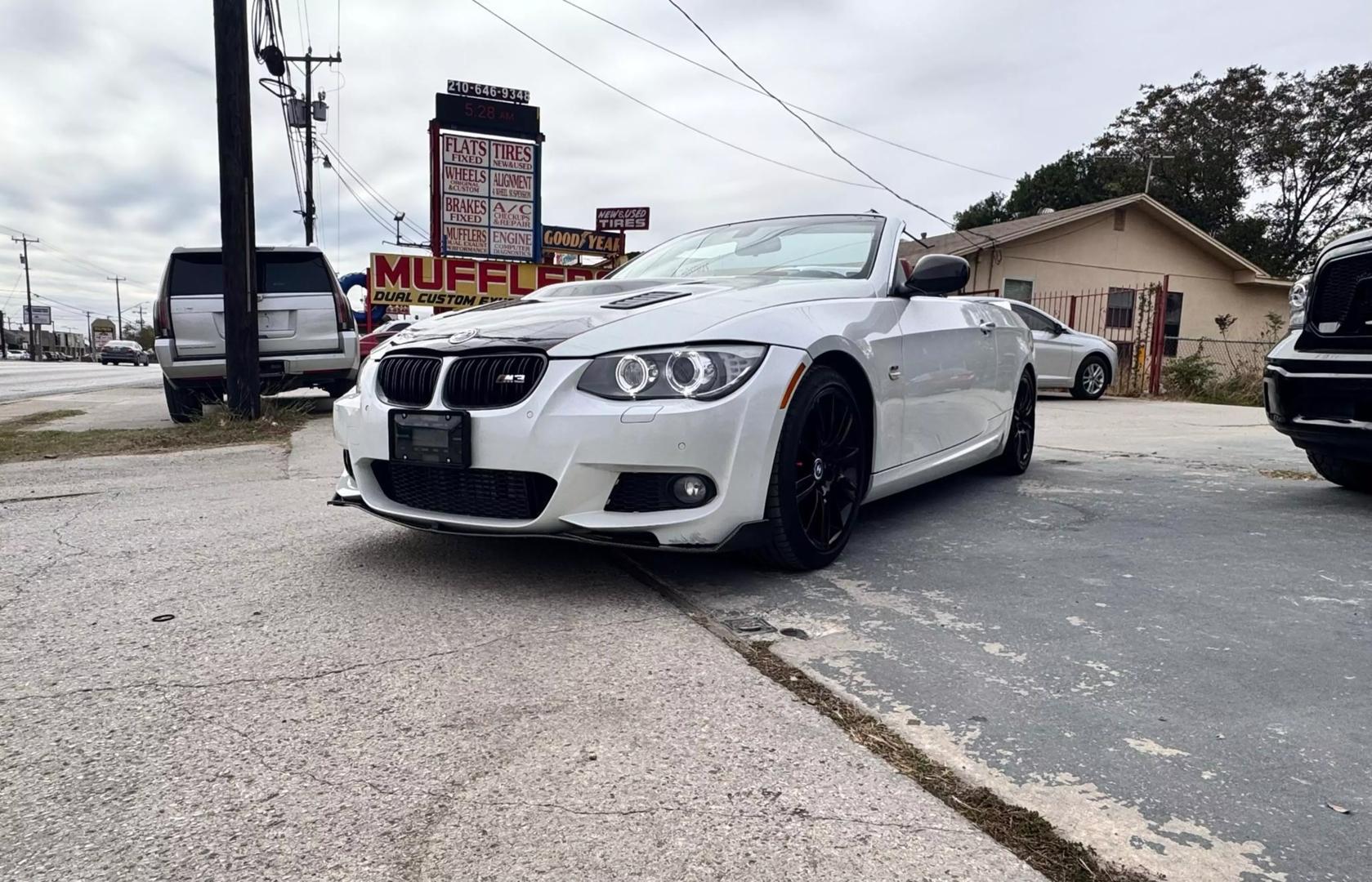 2013 BMW 3 Series 335i photo 16