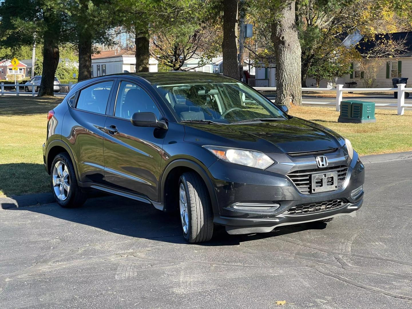 2016 Honda HR-V LX photo 3