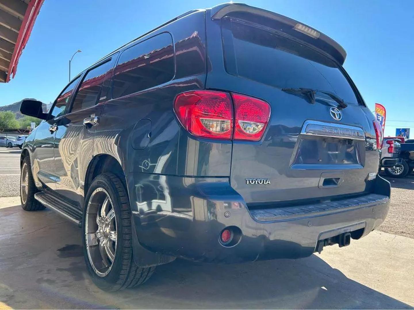 2008 Toyota Sequoia Limited photo 3