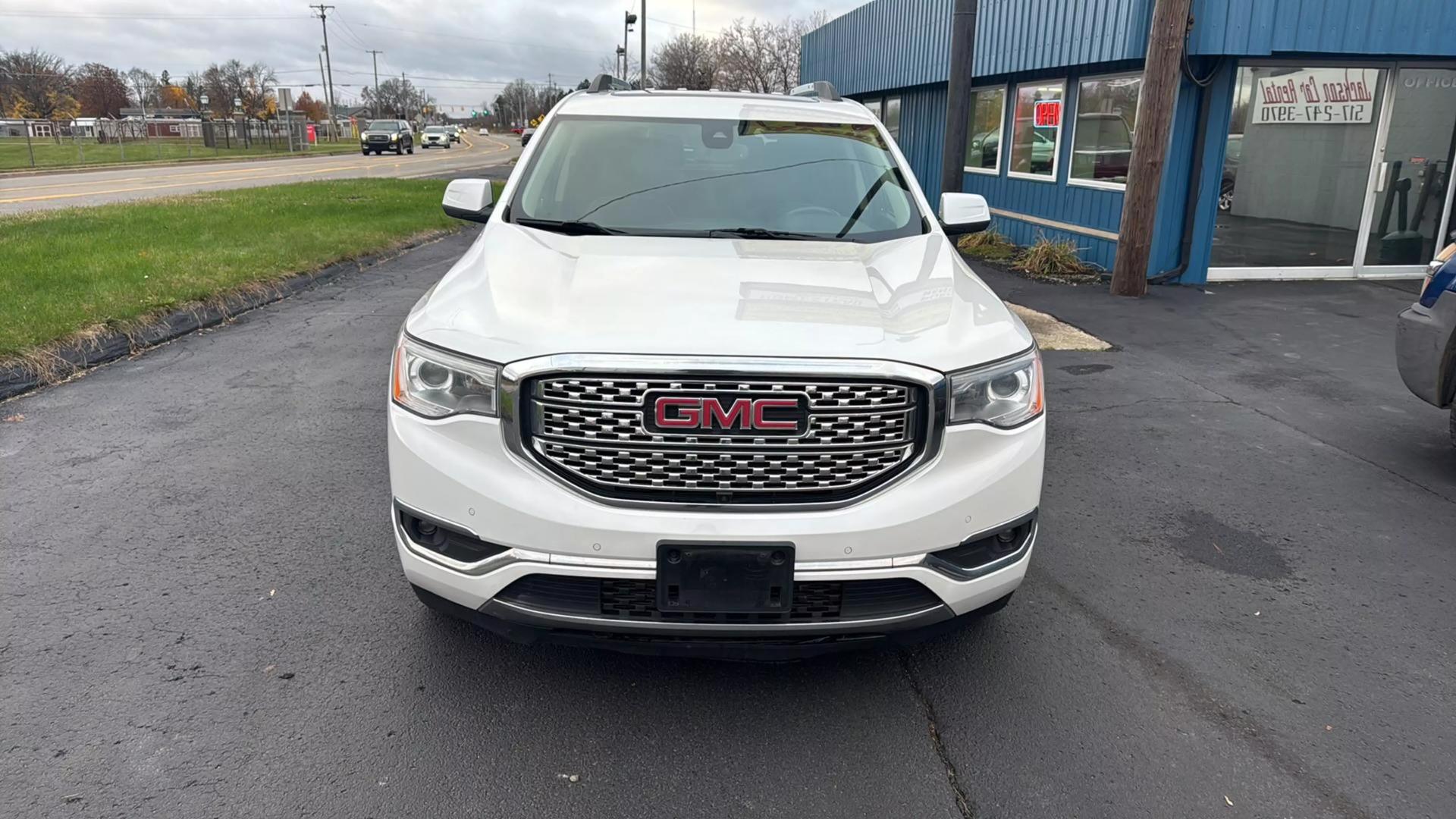 2017 GMC Acadia Denali photo 8