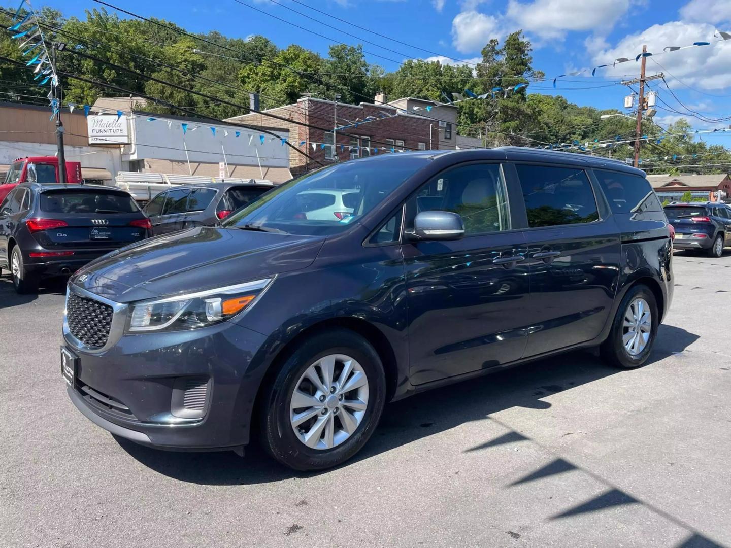 2016 Kia Sedona LX photo 8