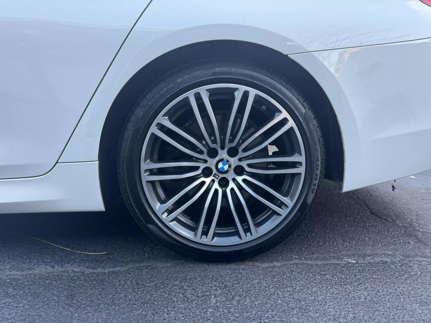 2019 BMW 5 Series 540i photo 16