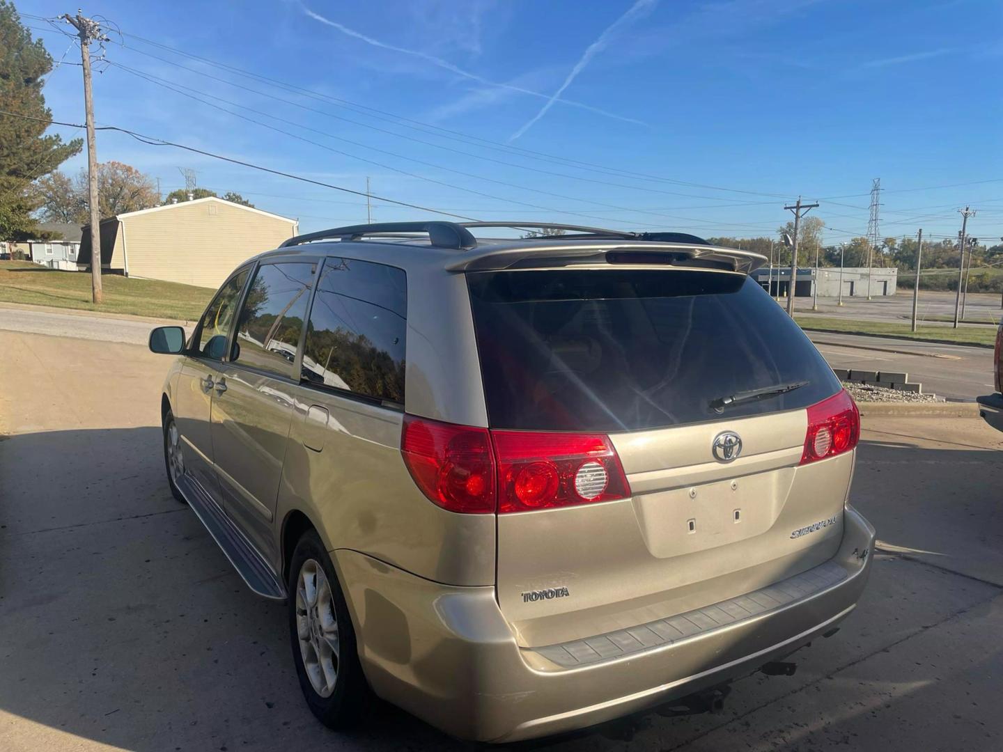 2006 Toyota Sienna XLE photo 8