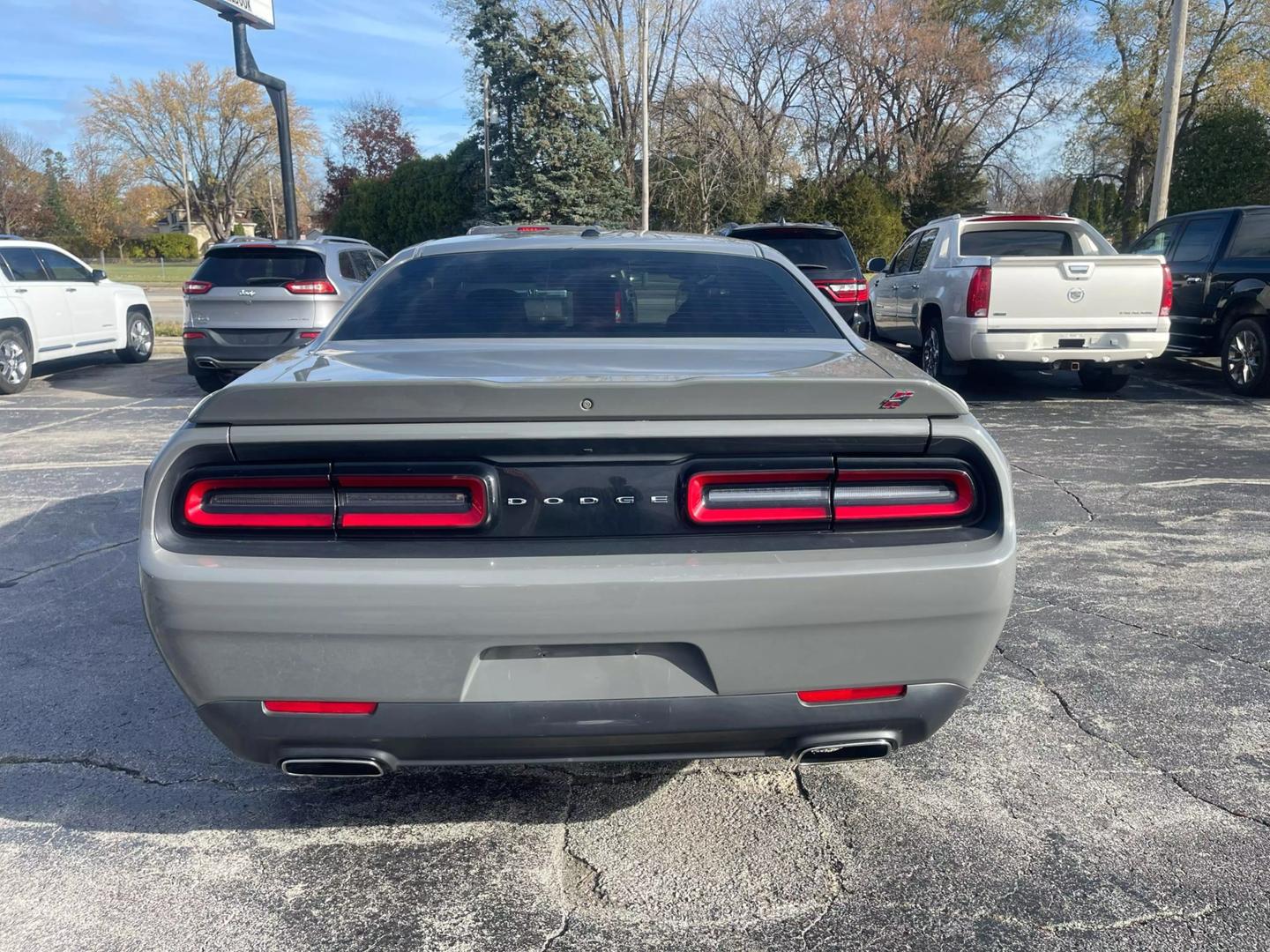 2019 Dodge Challenger SXT photo 5