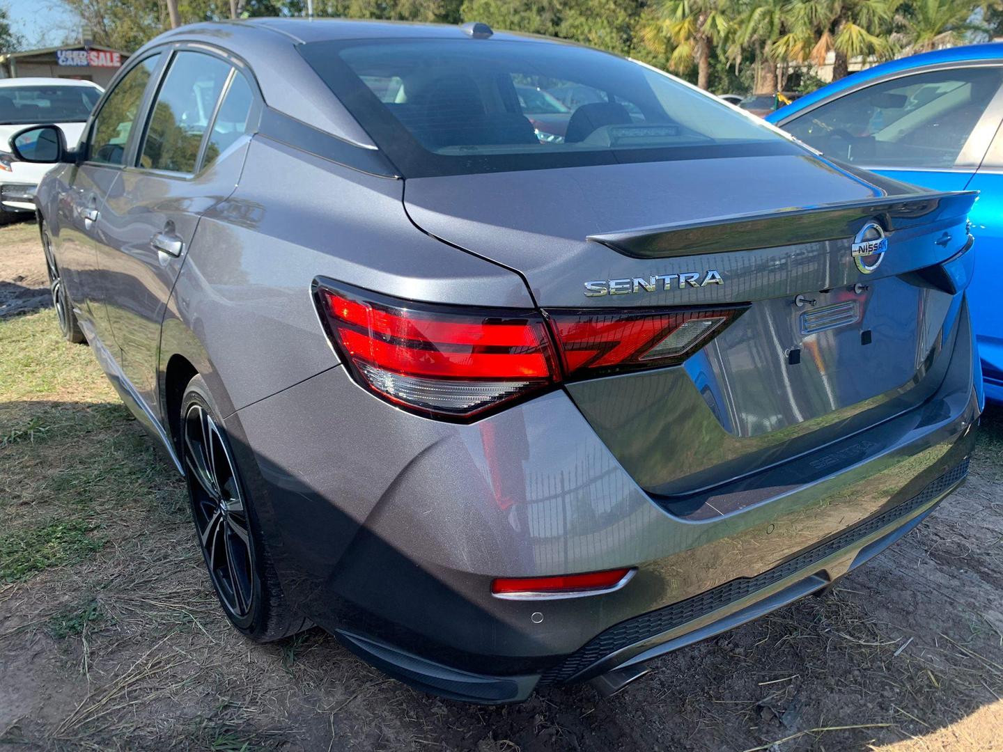 2021 Nissan Sentra SR photo 8