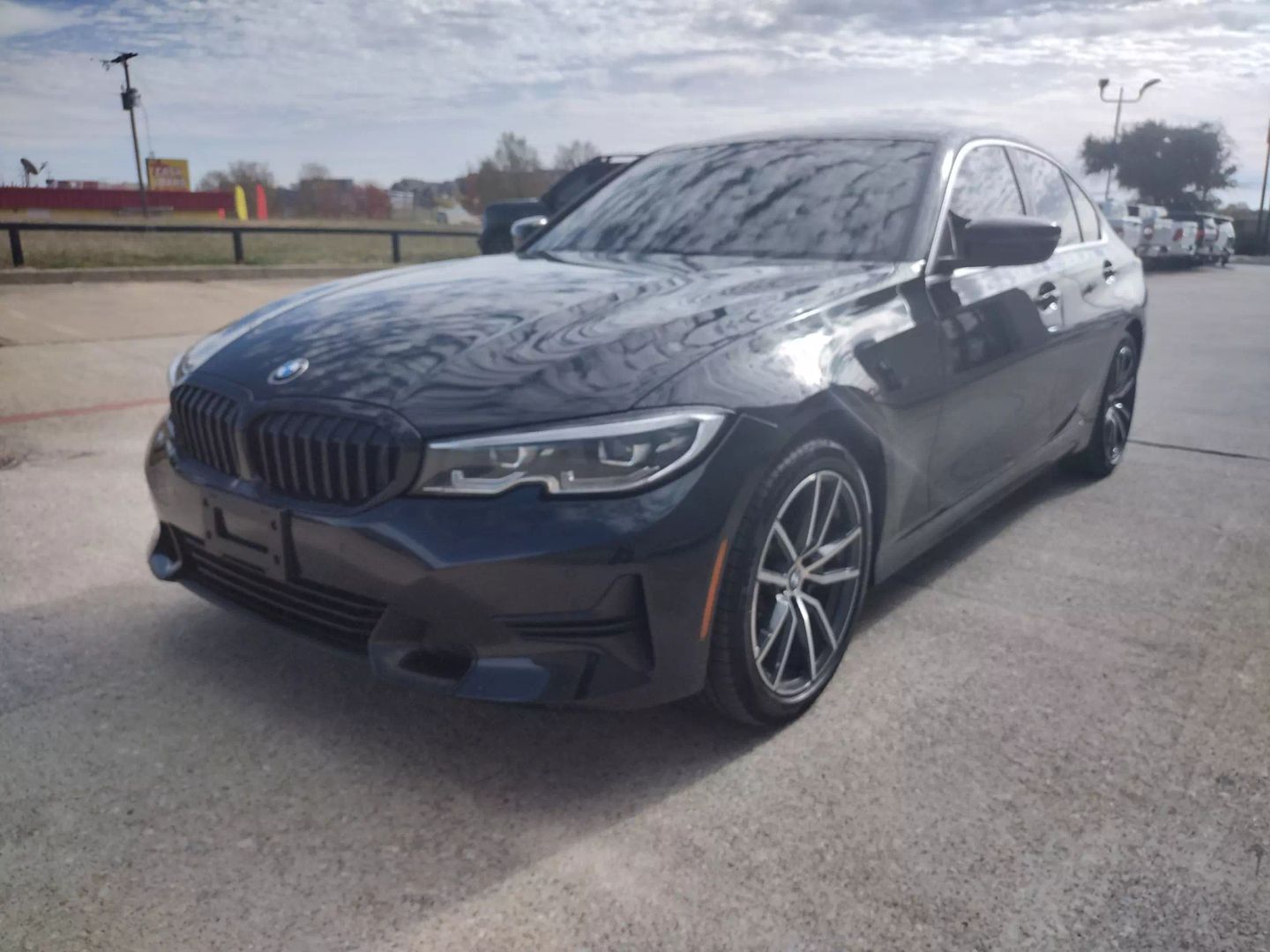 2019 BMW 3 Series 330i photo 4