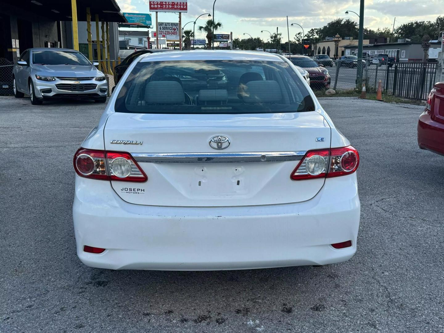 2013 Toyota Corolla LE photo 6