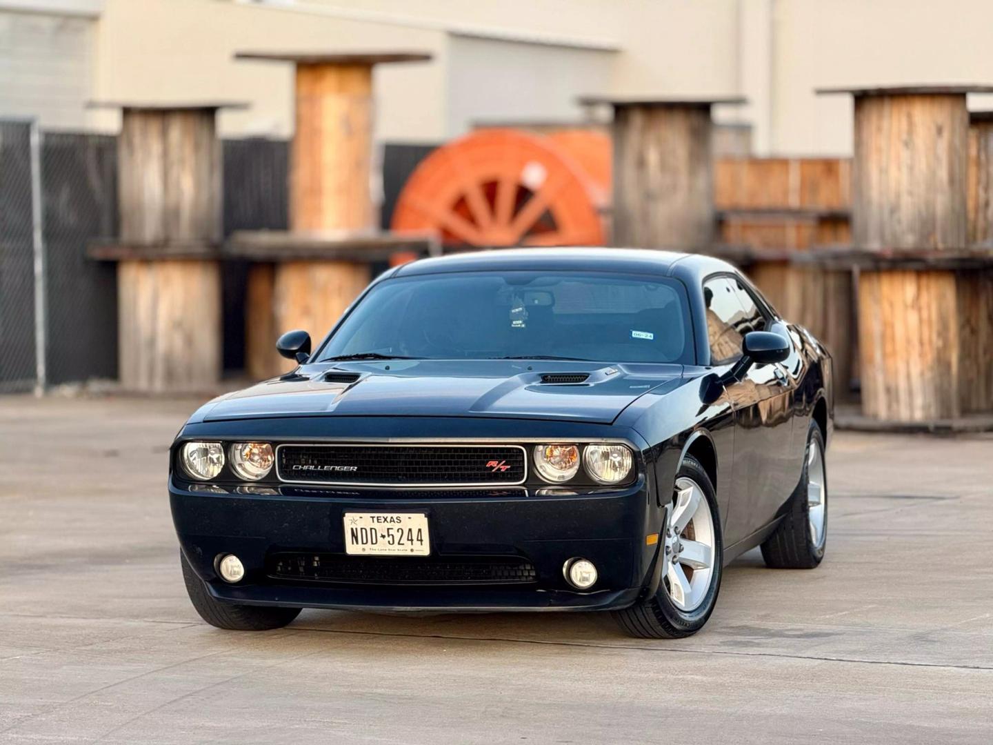 2014 Dodge Challenger R/T photo 2