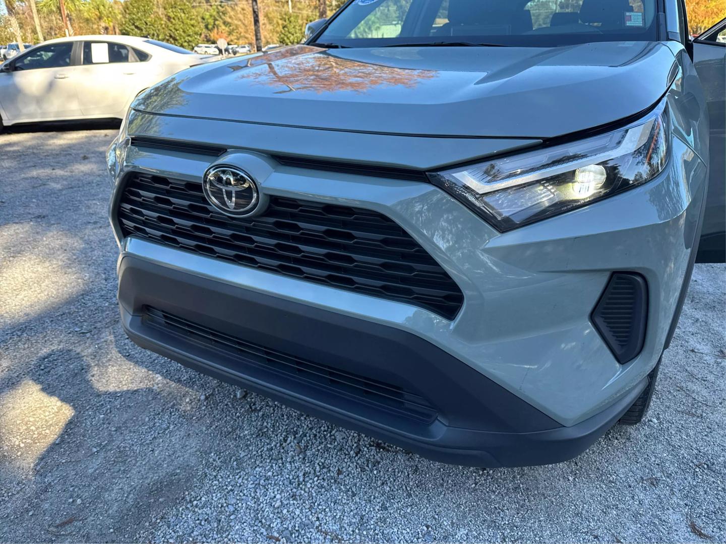 2022 Toyota RAV4 XLE photo 20