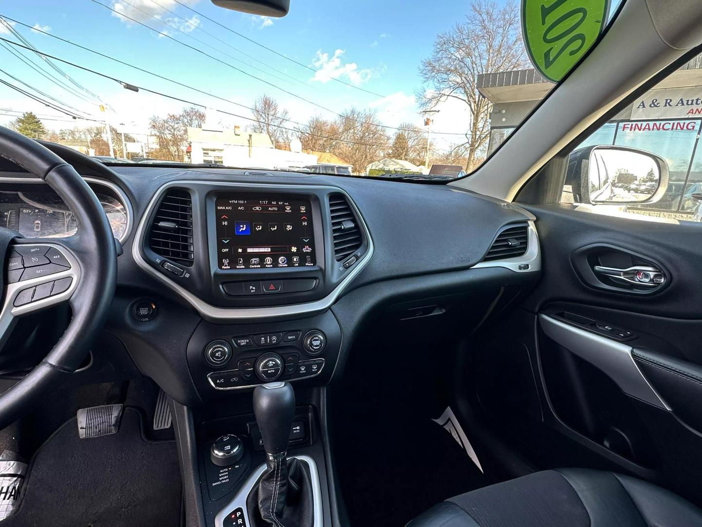 2018 Jeep Cherokee Latitude Plus photo 15