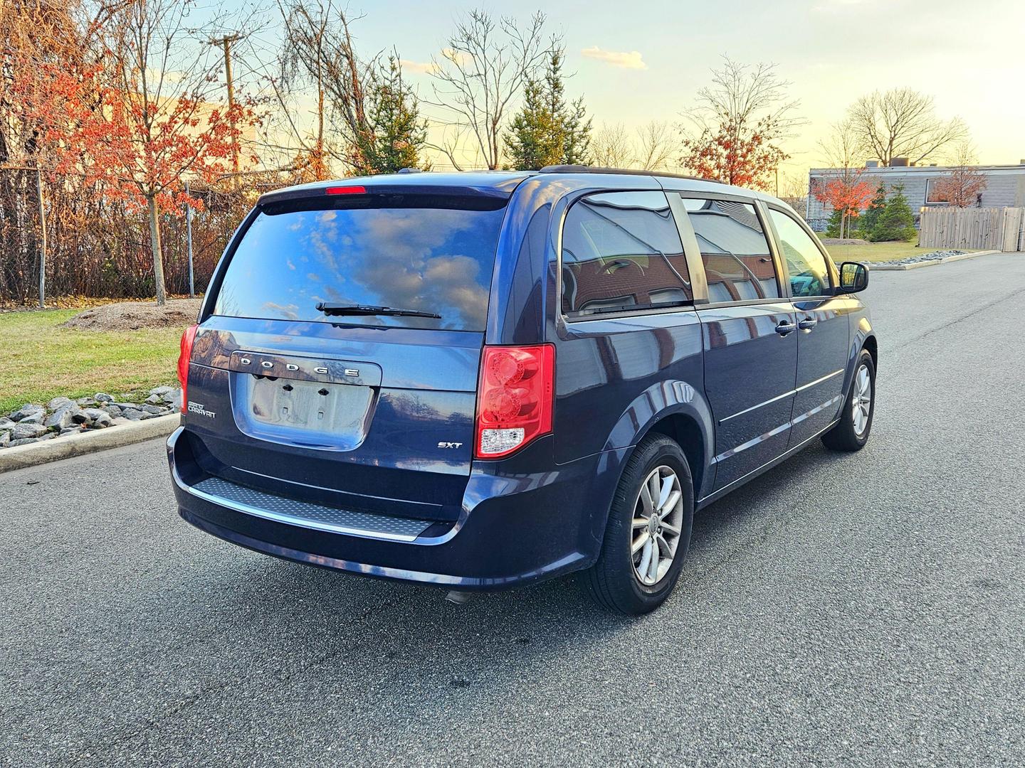 2015 Dodge Grand Caravan SXT photo 6