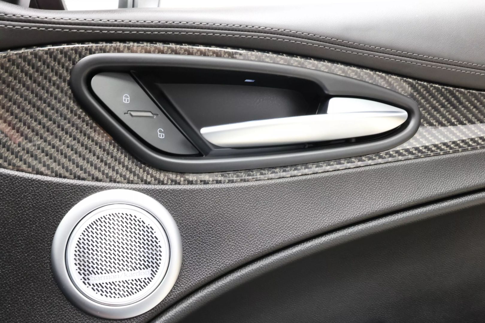2022 Alfa Romeo Stelvio - Image 79