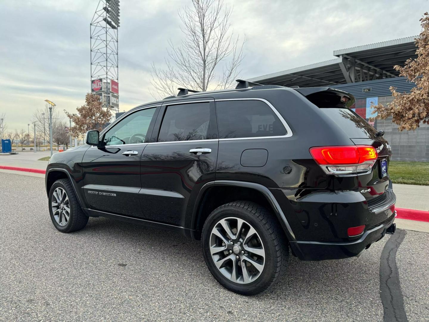 2017 Jeep Grand Cherokee Overland photo 8