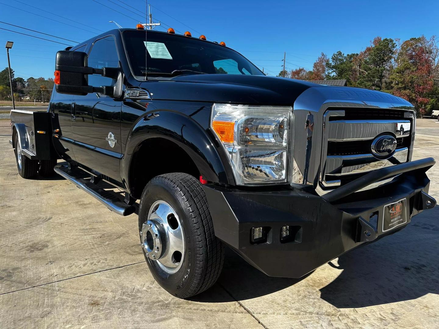 2016 Ford F-350 Super Duty Lariat photo 4