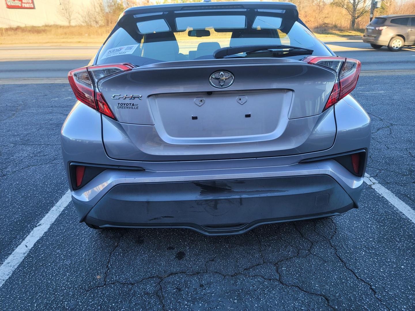 2019 Toyota C-HR XLE photo 4