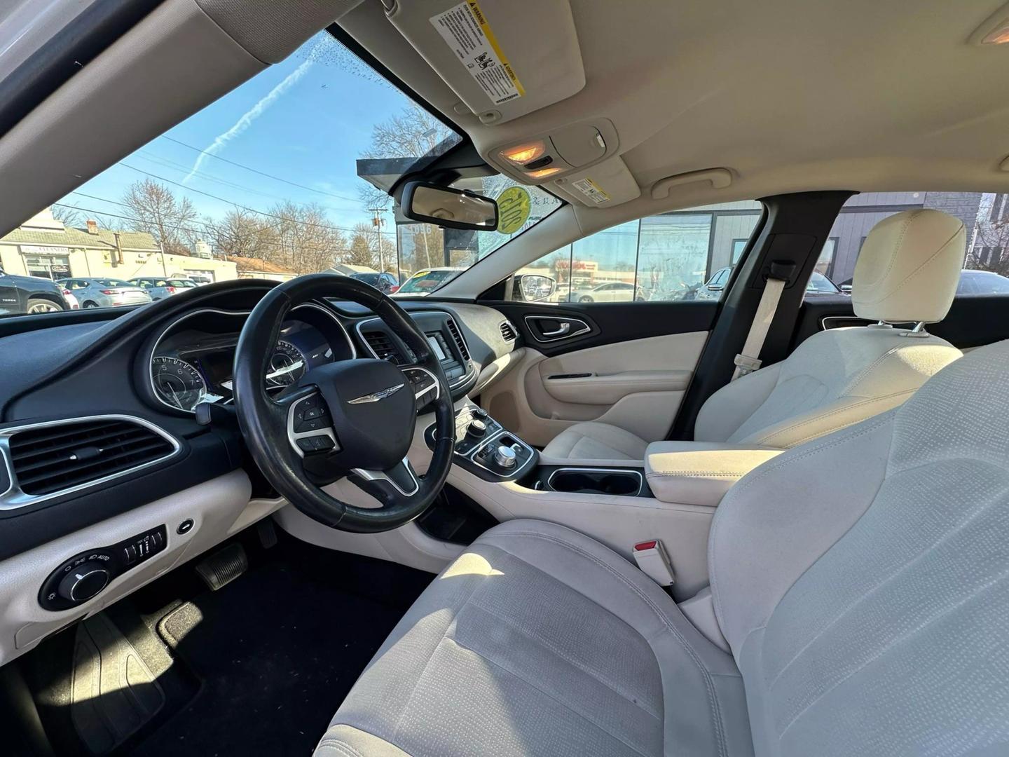 2015 Chrysler 200 Limited photo 12