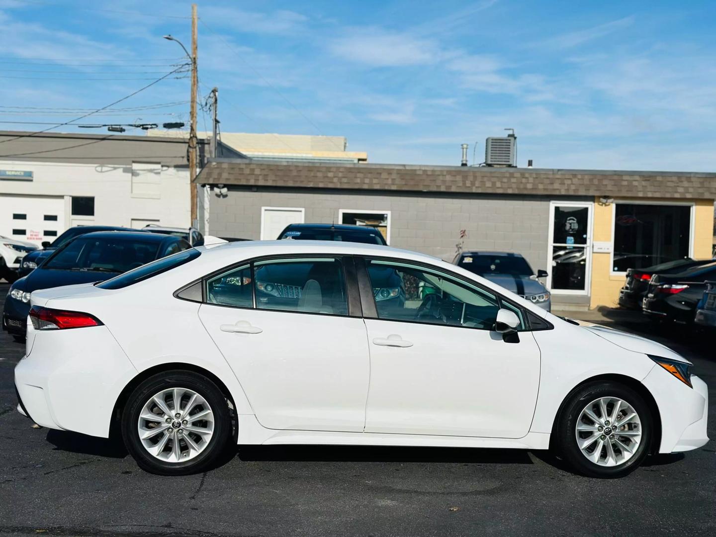 2021 Toyota Corolla LE photo 20