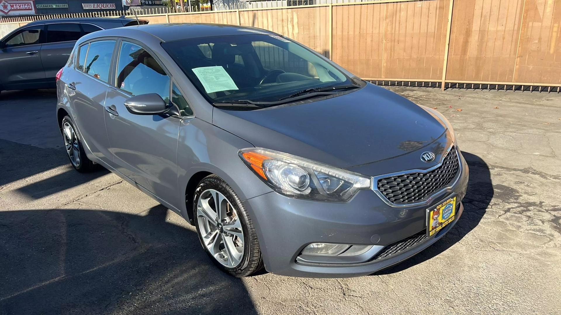 2016 Kia Forte5 EX photo 4