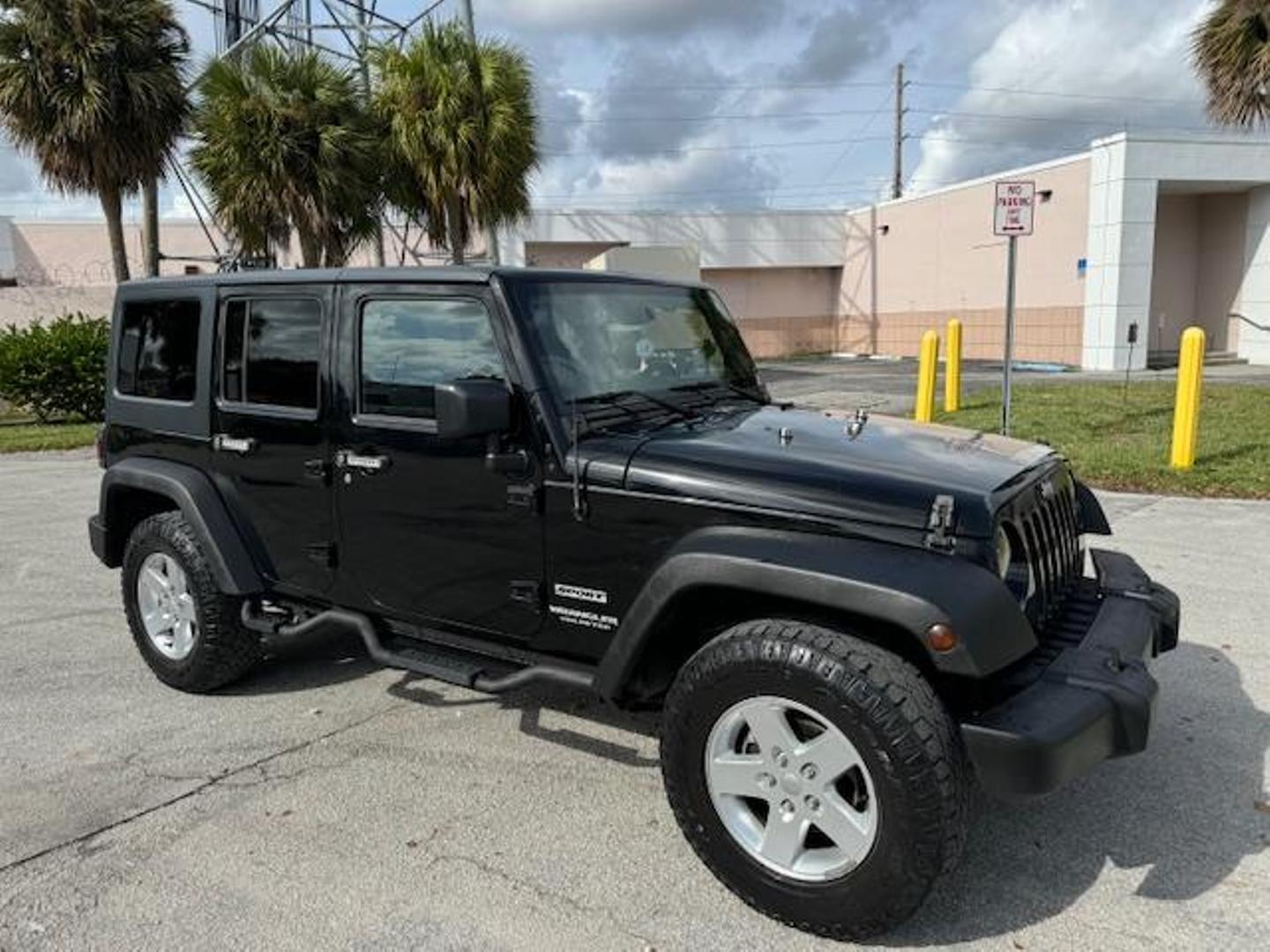 2015 Jeep Wrangler Unlimited Sport photo 5