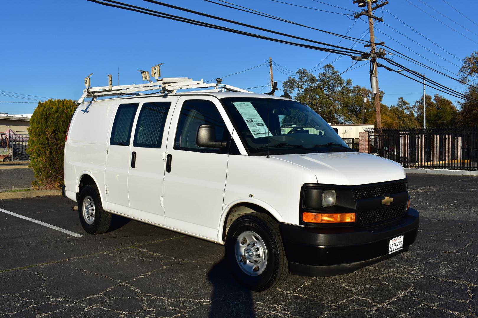 2017 Chevrolet Express Cargo Work Van photo 2