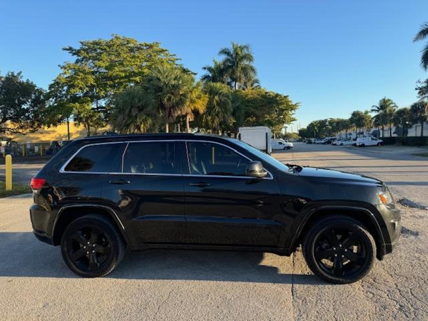 2015 Jeep Grand Cherokee Altitude photo 5