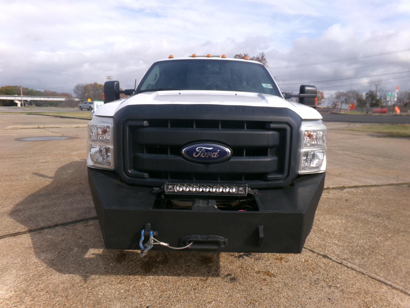 2016 Ford F-350 Super Duty Chassis Cab XL photo 2