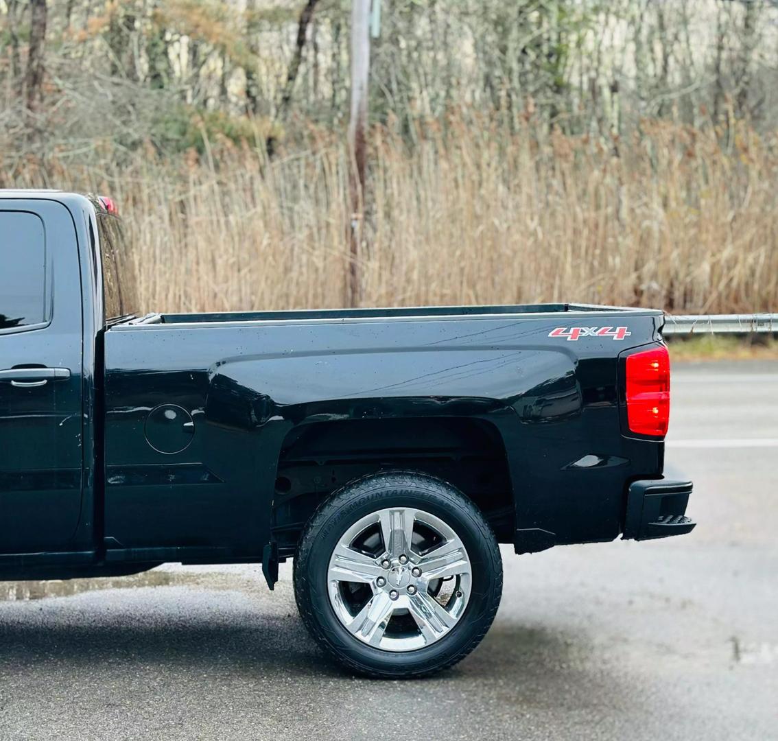 2017 Chevrolet Silverado 1500 Custom photo 8