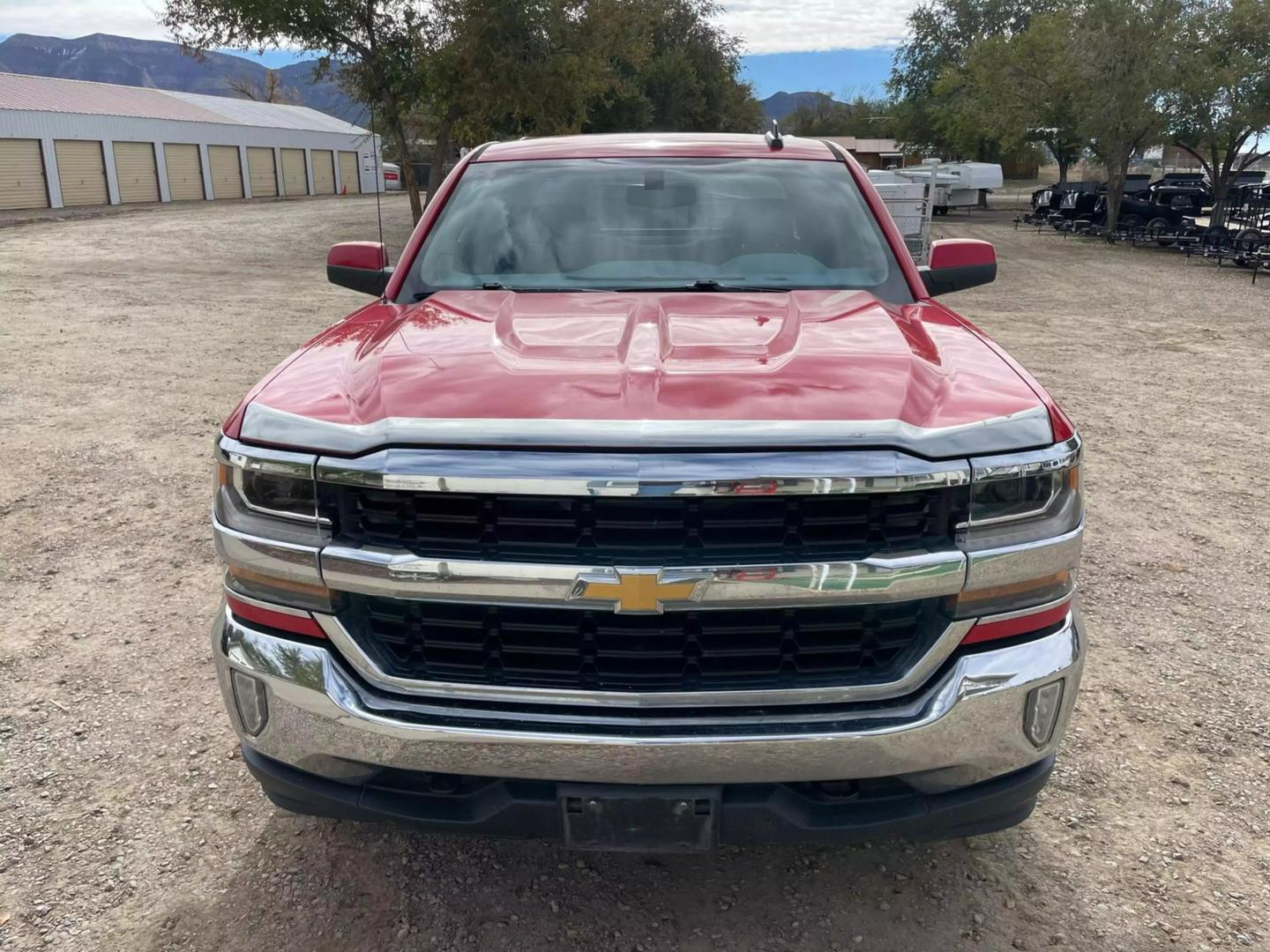 2016 Chevrolet Silverado 1500 LT photo 2